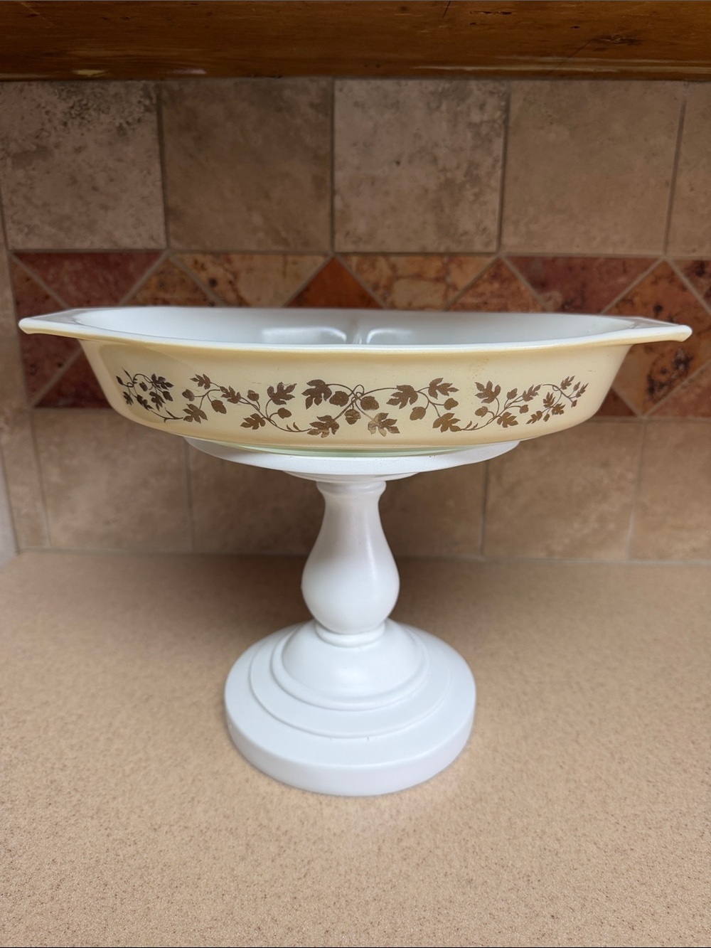 Pyrex Golden Acorn Divided Serving Dish 1.5 Quart - Picture 12 of 12